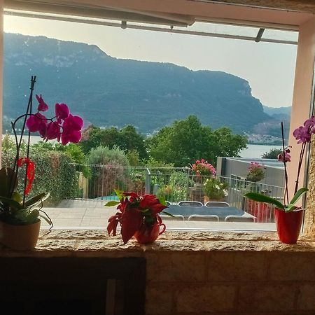 Le Rose Sul Lago Pescate Kültér fotó